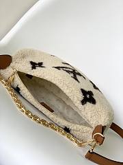 LOUIS VUITTON | Loop Hobo Bag SKI Over The Moon M23321 - 6