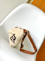 LOUIS VUITTON | Bumbag Monogram Teddy Fleece - 5