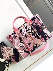 CHANEL | Shopping bag in pink color - 1