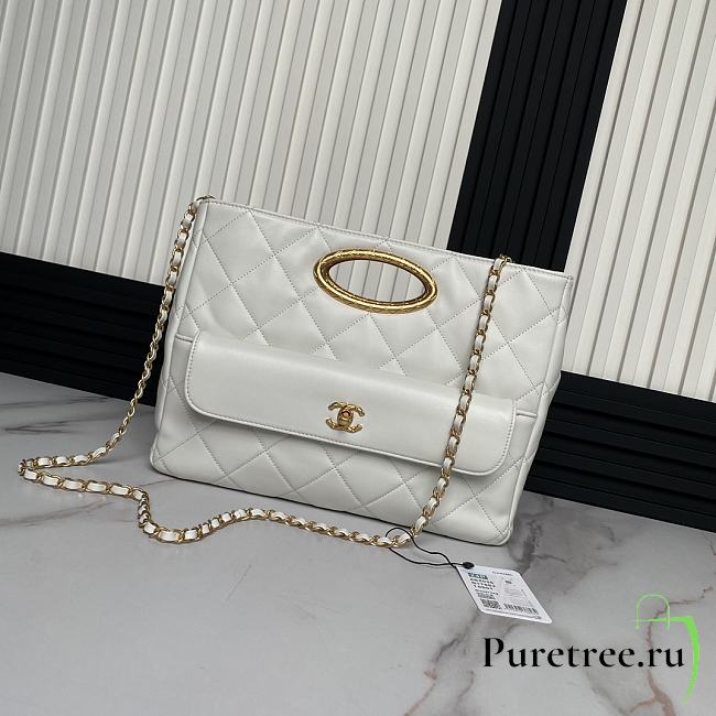 CHANEL | Clutch Lambskin & Gold Plated Metal White - 1