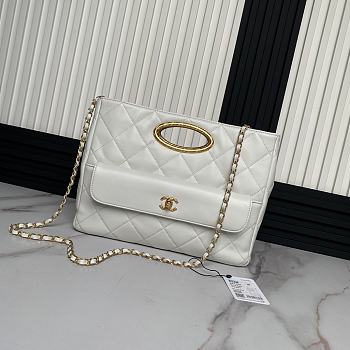 CHANEL | Clutch Lambskin & Gold Plated Metal White