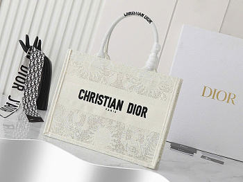 DIOR | Book Tote Medium Size 