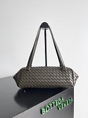 BOTTEGA VENETA | Let's Go Shoulder bag with elongated foldable shape Kaki - 1