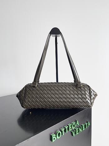 BOTTEGA VENETA | Let's Go Shoulder bag with elongated foldable shape Kaki