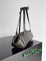 BOTTEGA VENETA | Let's Go Shoulder bag with elongated foldable shape Kaki - 4