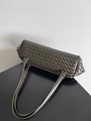 BOTTEGA VENETA | Let's Go Shoulder bag with elongated foldable shape Kaki - 5