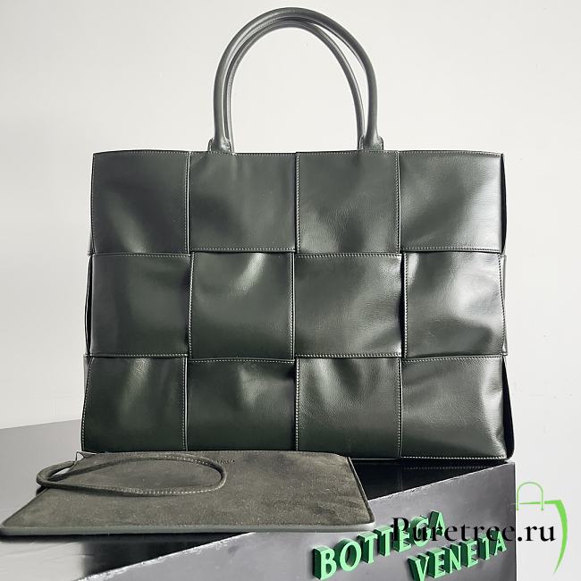 BOTTEGA VENETA | Large Arco Tote Bag in Kaki - 1