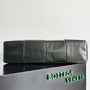 BOTTEGA VENETA | Large Arco Tote Bag in Kaki - 3