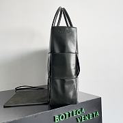 BOTTEGA VENETA | Large Arco Tote Bag in Kaki - 4