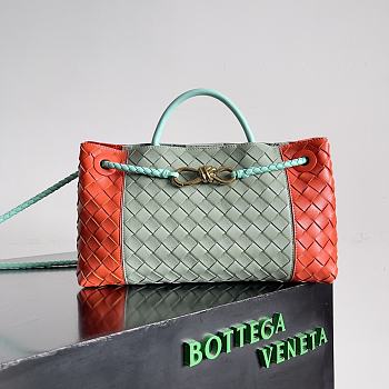 BOTTEGA VENETA | Small Andiamo E/W Intrecciato Leather Tote Bag 