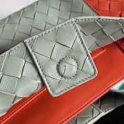 BOTTEGA VENETA | Small Andiamo E/W Intrecciato Leather Tote Bag  - 2