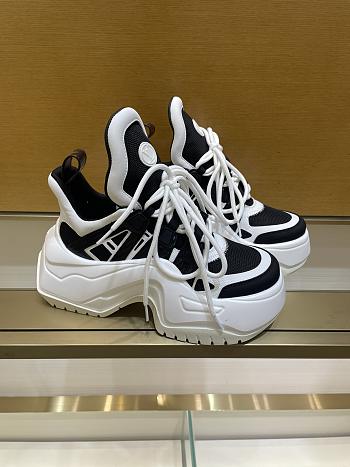 LOUIS VUITTON | Archlight 2.0 Platform Sneaker Black White 