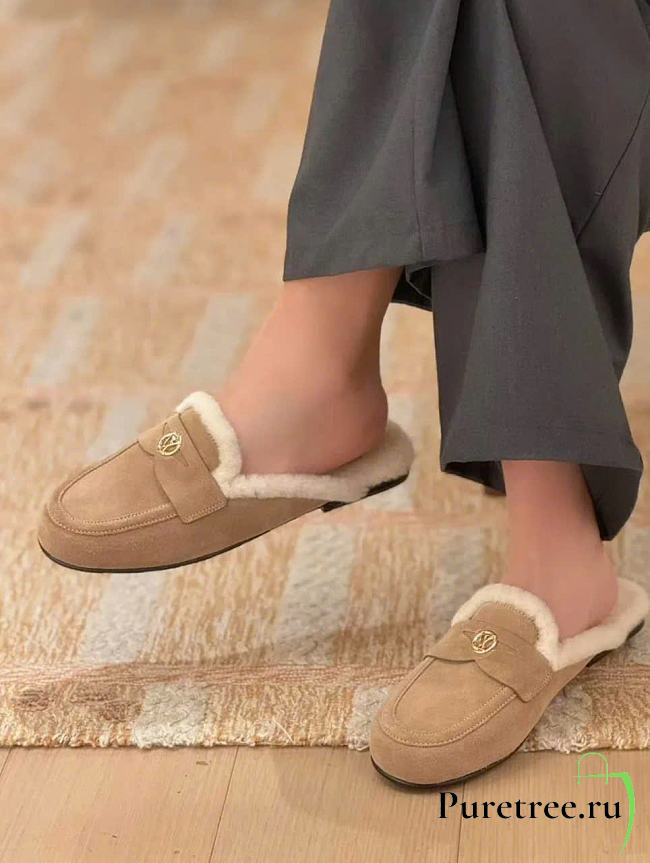 LOUIS VUITTON | Soho Open Back Loafer Beige - 1