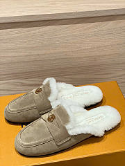 LOUIS VUITTON | Soho Open Back Loafer Beige - 4