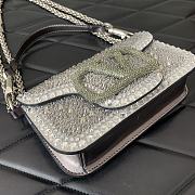 VALENTINO | VLogo Signature small Locò crystal-embellished shoulder bag silver - 6