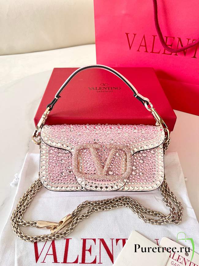 VALENTINO | VLogo Signature small Locò crystal-embellished shoulder bag pink - 1