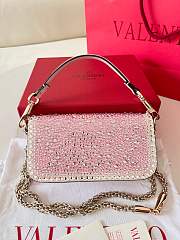 VALENTINO | VLogo Signature small Locò crystal-embellished shoulder bag pink - 5