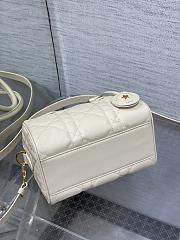 DIOR | Groove 20 Bag Dusty Ivory Macrocannage Color Calfskin  - 6