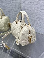 DIOR | Groove 20 Bag Dusty Ivory Macrocannage Color Calfskin  - 3