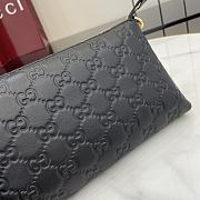 GUCCI | GG Signature Chain Wallet In Black  - 3