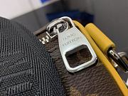 LOUIS VUITTON | Keepall Bandoulière 25 Safran Yellow  - 2