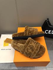 LOUIS VUITTON | Fur Slipper In Brown - 6