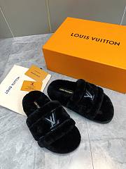 LOUIS VUITTON | Fur Slipper In Black - 3