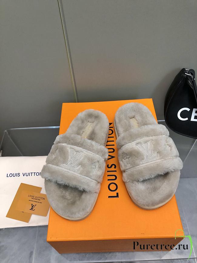 LOUIS VUITTON | Fur Slipper In Gray - 1