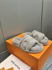 LOUIS VUITTON | Fur Slipper In Gray - 5