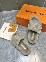 LOUIS VUITTON | Fur Slipper In Gray - 3