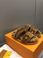 LOUIS VUITTON | Fur Flat Sandals In Brown - 5