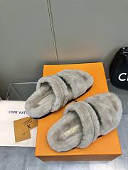 LOUIS VUITTON | Fur Flat Sandals In Gray - 3