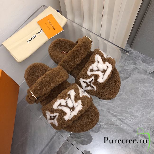 LOUIS VUITTON | Fur Flat Sandals In Brown White Pattern - 1