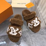 LOUIS VUITTON | Fur Flat Sandals In Brown White Pattern - 5