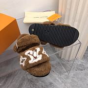 LOUIS VUITTON | Fur Flat Sandals In Brown White Pattern - 4