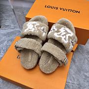 LOUIS VUITTON | Fur Flat Sandals In Beige White Pattern - 3