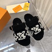 LOUIS VUITTON | Fur Flat Sandals In Black White Pattern - 1