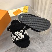 LOUIS VUITTON | Fur Flat Sandals In Black White Pattern - 3