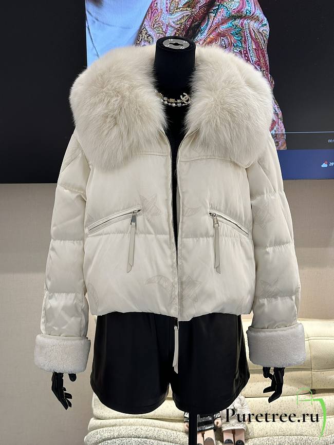 MAX MARA | Short Down Jacket In White - 1