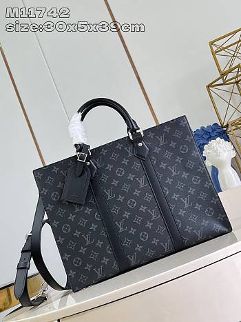 LOUIS VUITTON | Sac Plat Horizontal Zippe Monogram Eclipse