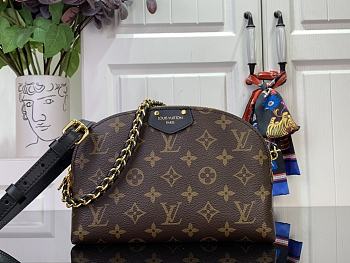 LOUIS VUITTON | Be Alma Monogram canvas