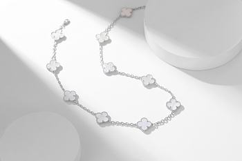 Van Cleef & Arpels | Alhumbra Vintage Necklace Silver Tone In White