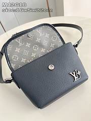 LOUIS VUITTON | Pulse Wearable Wallet M12618 - 4