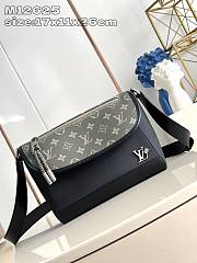 LOUIS VUITTON | Pulse Messenger M12625 - 1