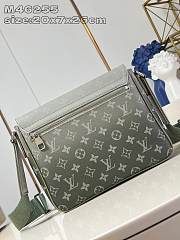 LOUIS VUITTON | District Monogram Gradient - 2