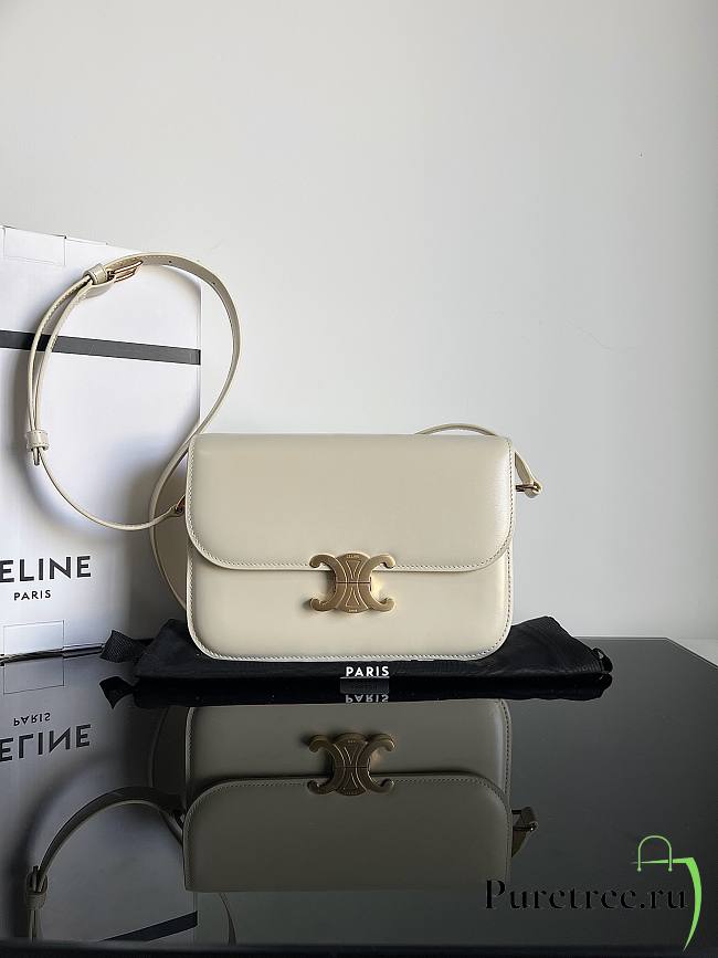 CELINE | Teen Triomphe Bag in shiny calfskin Cream - 1