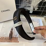 CHANEL | pearl headband in black/white - 2