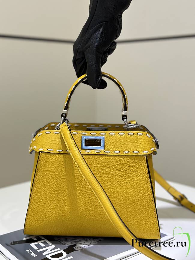 FENDI | Peekaboo's iconic handbag yellow - 1