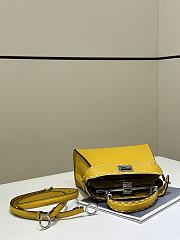 FENDI | Peekaboo's iconic handbag yellow - 6