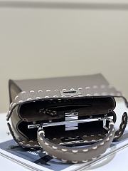 FENDI | Peekaboo's iconic handbag gray - 6